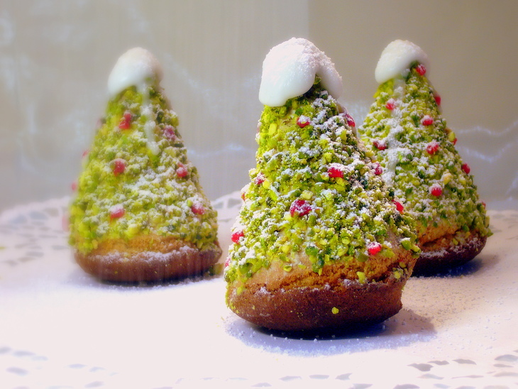 Бисквитное пирожное  "рождественская елочка" (съедобные подарки): шаг 11