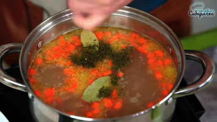 Рыбный суп из консервированной сайры и овощами с рисом: шаг 6