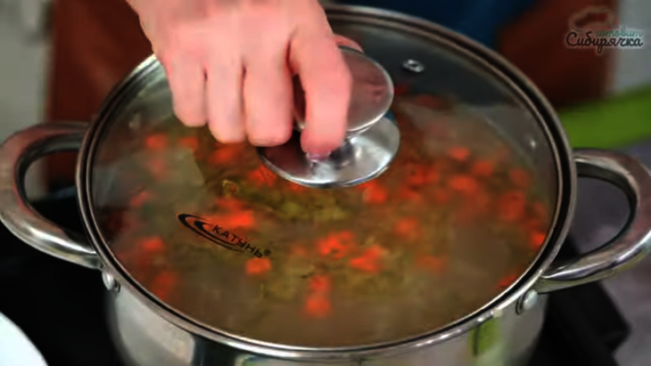 Рыбный суп из консервированной сайры и овощами с рисом: шаг 7