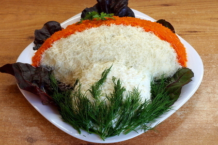 Фото к рецепту: Праздничный салат "гриб"
