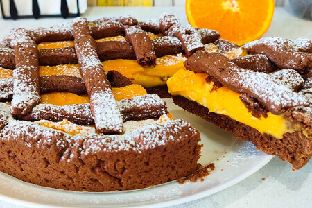 Фото к рецепту: Шоколадный пирог с апельсиновым кремом