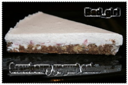 Сливочно-йогуртовый клубничный торт (без выпечки)