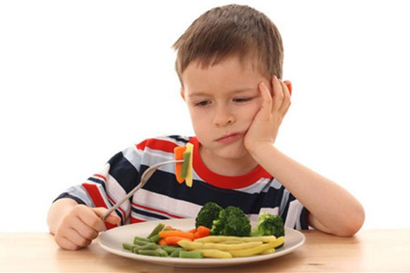 Еда не впрок: продукты, которые нельзя давать на завтрак ребенку