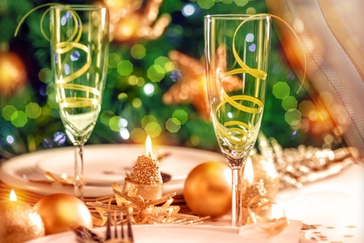 Большая семья за столом: как избежать конфликтов в новогоднюю ночь