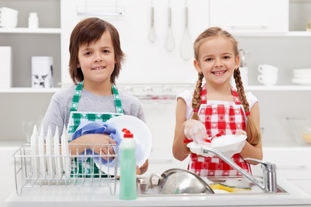 Как приучать ребенка к участию в хозяйстве: 7 эффективных советов