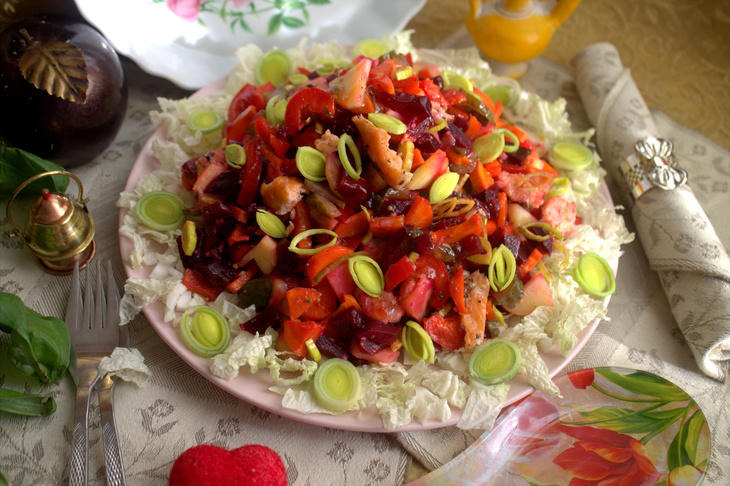 Свекольный салат с рыбой