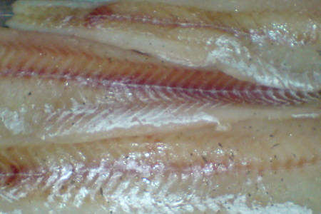 Рыба под сливочно-яичным соусом: шаг 1