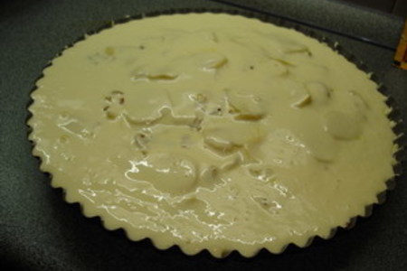 Пирог заливной картофельный с зеленым луком и омлетом.: шаг 2