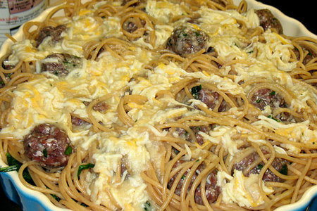 Спагетти из цельного зерна со шпинатом и мясными фрикадельками: шаг 3