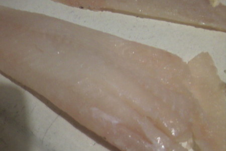 Филе белой рыбы под майонезно-чесночным соусом: шаг 1