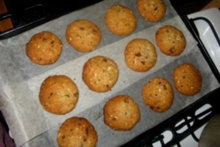 Печенье с белым шоколадом, ореxами и кокосовой стружкой: шаг 3