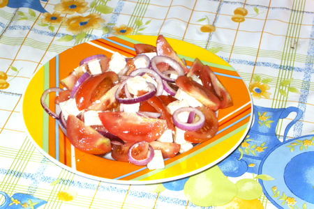 Красный салат с сыром фета.: шаг 1
