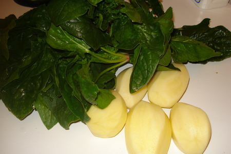 Зелёный борщ из шпината заправленный яично-лимонным соусом: шаг 1