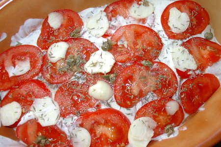 Мясная запеканка  с каперсами и помидорами в сметанно-йогуртовом соусе.: шаг 2