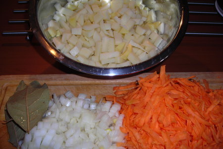 Тушёная капуста со свининкой и картошкой: шаг 2