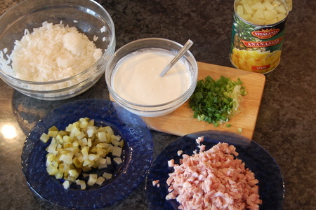 Салат с рисом, копченой курицей и ананасом: шаг 2