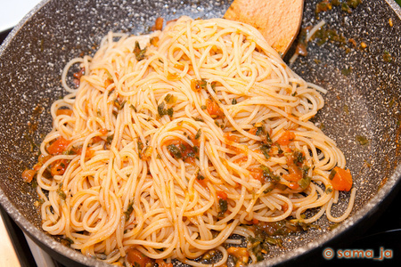 Роллы из баклажанов с курицей и спагетти: шаг 6