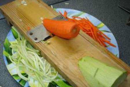 Куриное суфле с овощным спагетти: шаг 1