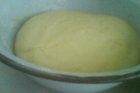 Пирожки с луком и яйцом: шаг 1