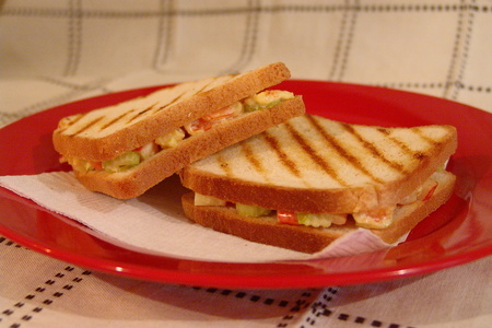 Сандвичи с салатом из морепродуктов: шаг 1