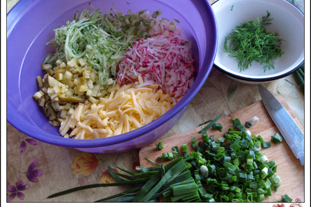 Сырный салат с редиской: фото шаг 2