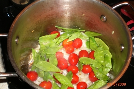 Овощной суп с белой фасолью,соусом песто и сыром пармезан: шаг 2