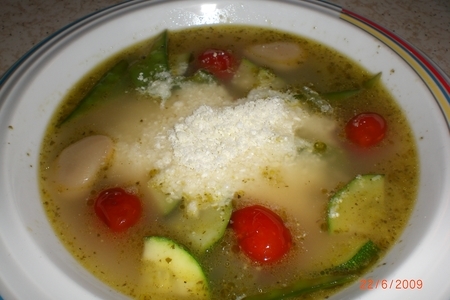 Овощной суп с белой фасолью,соусом песто и сыром пармезан: шаг 4