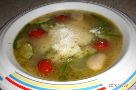 Овощной суп с белой фасолью,соусом песто и сыром пармезан: шаг 5