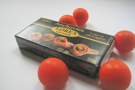 Антрекоты говяжьи в томатном соусе с анчоусами и базиликом.: шаг 1