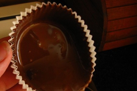 Шоколадные чашечки с клубнично-меренговым десертом: шаг 2