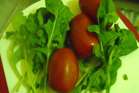 Салат из помидор с руколой: шаг 1