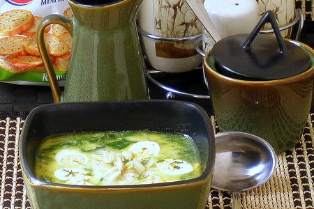 Холодный шпинатный суп с миндалем и перепелиными яйцами: шаг 1