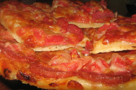 Пирог с двумя видами сыра из теста для пиццы.: шаг 9