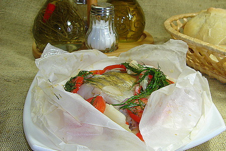 Рыба, запеченная в пергаменте с овощами: шаг 6