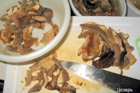 Тушеный сельдерей c белыми грибами: шаг 6