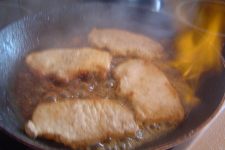 Фламбированное филе с перцем и кукурузa в масляном соусе.: шаг 5