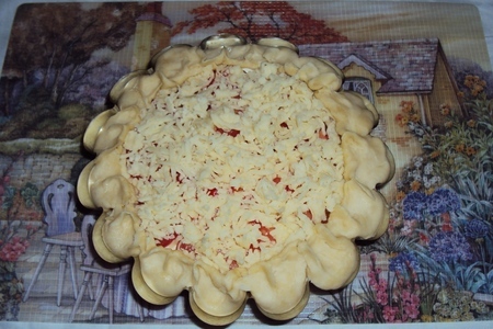 Сырно-луковый пирог с копченым салом и беконом: шаг 7
