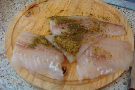 Рыба в фольге с кабачком: шаг 1