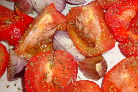 Соус сливочно-томатный, к чему хотите.: шаг 1