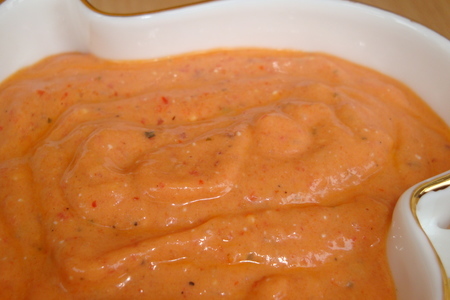 Соус сливочно-томатный, к чему хотите.: шаг 3