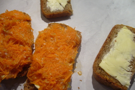 Теплые бутерброды с морковью: шаг 2