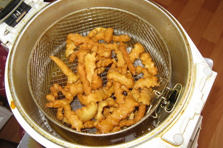 Палочки из сырого картофеля, жареные и печёные: шаг 5