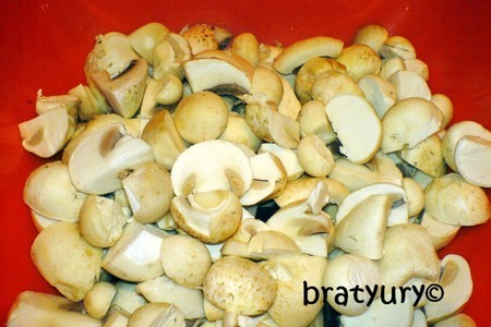 Салат из сырых грибов - дождевиков и шампиньонов: шаг 2