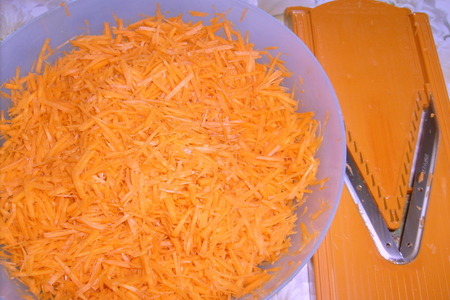 Салат из моркови с огурцом: шаг 2