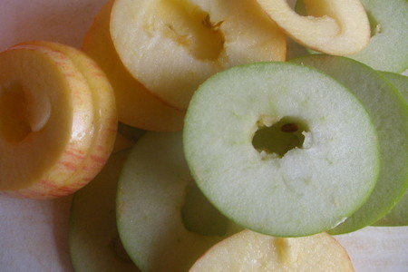 Яблочные пышки: шаг 1