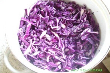 Салат витаминный из красной капусты: шаг 2