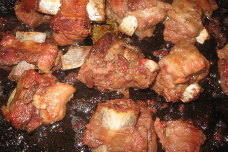 Свиные ребрышки запеченные в шашлычном маринаде.: шаг 6