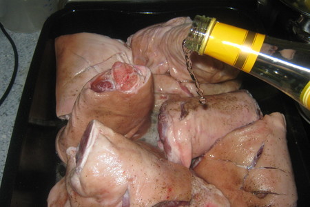 Свиные лытки в винном соусе: шаг 2