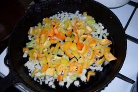 Рыба в овощном соусе.: шаг 4