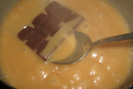 Пирог с грушами, шоколадом и карамелью: шаг 6
